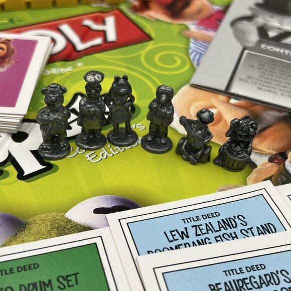 MONOPOLY The Muppets Collector's Edition 99% Complete 2010 Missing 1 House - Picture 2 of 16